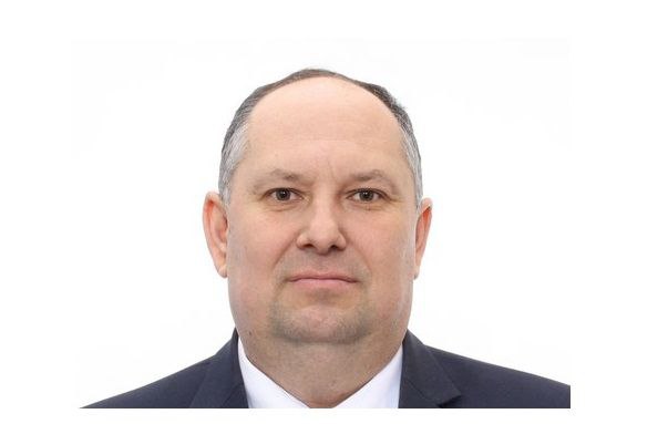 Депутат из Саратовской области насмерть сбил пешехода 60 летний прохожий погиб под колесами Лады Весты 25 октября в Пугачеве Предварительно за рулем был местный политик Александр Корнеев Он числится депутатом главой Надеждинского муниципального образования Пугачевского района Кто именно виноват пока неясно Читать на сайте саратов саратовскаяобласть
