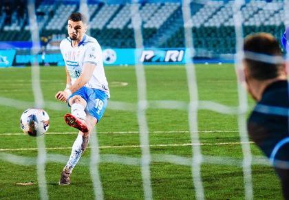 Как обыграть уральцев впервые за 69 лет Чего ждать от матча воронежского Факела с Челябинском 30 ноября Завтра в 18 00 Огнеопасные могут одержать первую за 69 лет домашнюю победу над соперником из Челябинска Это уже вторая серия из четырех побед в сезоне для Факела Тренер Василенко уже превзошел предшественника по многим показателям чего стоят две победы 4 0 и теперь может побить рекорд Игоря Шалимова по самому продолжительному победному отрезку сейчас 4 6 Читать подробнее