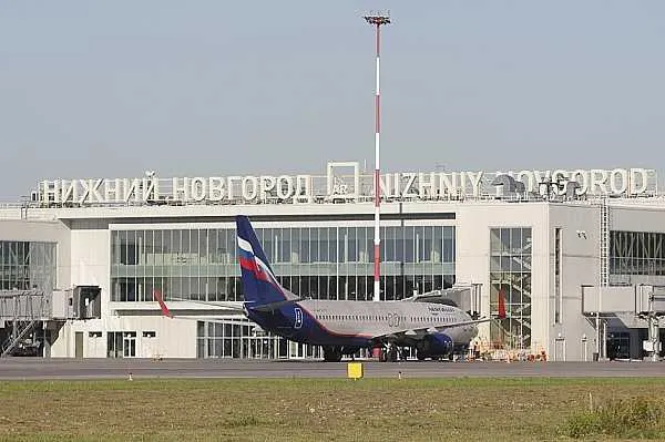 В майские праздники из Нижнего Новгорода будут доступны 19 направлений вылета В майские праздники из Международного аэропорта Чкалов будут доступны 19 направлений полетов Регулярные и чартерные рейсы будут выполнять 14 авиакомпаний Об этом сообщает AVIA RU со ссылкой на данные воздушной гавани В списке маршрутов в праздничные дни Анталья Екатеринбург Ереван Казань Калининград Махачкала Минеральные Воды Москва Новосибирск Норильск Оренбург Самара Санкт Петербург Сочи Ташкент Уфа Хургада Челябинск и Шарм эль Шейх Традиционно в канун майских возобновляется прямое авиасообщение с Антальей при этом в сами праздники количество рейсов в один из главных курортных городов Турции станет еще больше В частности с 1 мая авиакомпания AZUR air дважды в неделю начнет выполнять рейсы Нижний Новгород Анталья на самолетах Boeing 767 aviaru net n295013 Оставайся в информационном потоке подпишись на наш канал в MAX