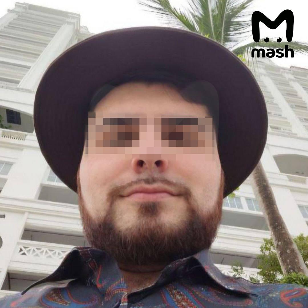 Одного из вербовщиков тайских скам центров куда обманом затаскивали российских моделей задержали в аэропорту Бангкока Им оказался уроженец Таджикистана и резидент России По данным Mash его зовут Рустам и в Таиланде он занимался вербовкой гражданок РФ и КНР через соцсети с последними общался на китайском так как знает его в совершенстве Обещал им высокую зарплату и шикарное будущее в модельном бизнесе Благодаря ему всех вывозили в Мьянму или Камбоджу До переезда в Тай Рустам несколько лет жил в Москве Недавно решил слетать в Душанбе но в аэропорту Бангкока его задержали по подозрению в национальном мошенничестве Сейчас мужчина находится в IDC Ранее мы писали что в Мьянме похитили модель из Сибири после того как ей предложили работу в Таиланде У девушки отобрали все документы и вывезли её в джунгли История с сибирячкой пятая публичная вот предыдущие раз два три четыре но их может быть больше Подписывайся на Mash