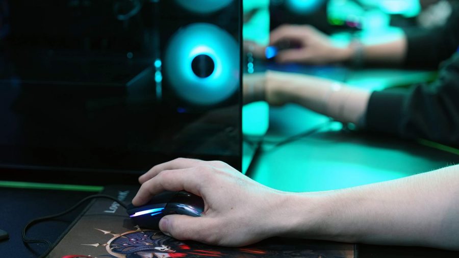 Россияне массово скупают видеокарты Мировой бум искусственного интеллекта ИИ докатился до российских компьютерных магазинов россияне стали скупать впрок видеокарты для ПК опасаясь роста цен на них www infoorel ru news rossiyane massovo skupayut videokarty html