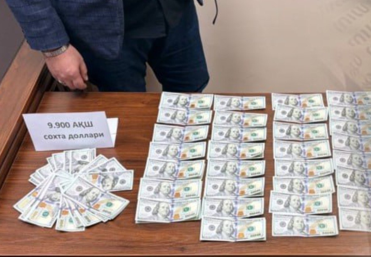 В Ташкенте поймали граждан пытавшихся продать фальшивые доллары   repost uz bumajki v storonu Подписывайтесь на Repost