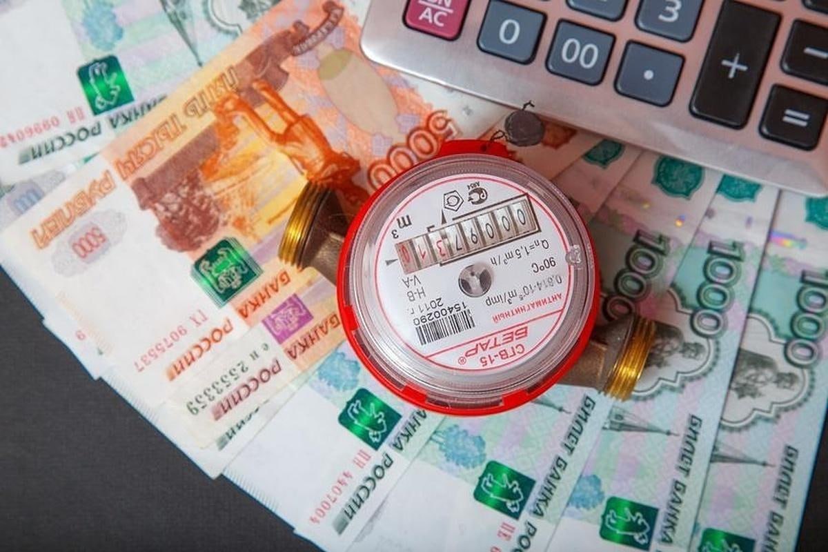 Депутаты намерены выяснить причины роста тарифов на ЖКХ в России Госдума РФ запросила данные о причинах роста тарифов в сфере ЖКХ и об их экономической обоснованности в Федеральной антимонопольной службе ФАС . Исполнением занялся комитет по защите конкуренции, сообщает РИА Новости. Отмечается, что в ходе одного из последних заседаний Госдумы несколько депутатов заинтересовались причинами регионального роста цен на электроэнергию, газо- и теплоснабжение. Как сообщил председатель комитета по защите конкуренции Валерий Гартунг, в связи с этим было принято решение о запросе соответствующей информации у ФАС. Напомним, что с 1 июня 2025 года россиян ждет плановое повышение оплаты за услуги ЖКХ. В среднем платежи по всей стране вырастут на 11,9%. Кроме того, в соответствии с прогнозом социально-экономического развития России на период с 2025 по 2027 годы, тарификация услуг ЖКХ в 2026 году вырастет на 5,4%, а в 2027 году — на 4,8%. Подписаться на "Новости Ростова" Прислать новость