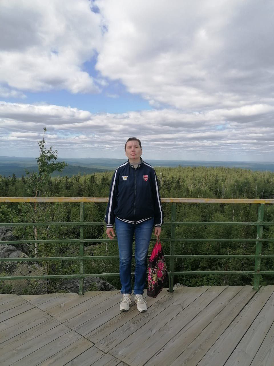 50-летняя женщина пропала в Нижнем Тагиле.   На фото Чуднова Анна Геннадьевна, которая ушла из дома на Пархоменко 141, и не вернулась. Была одета в светло-синюю рубашку в белую полоску, синие джинсы и былые туфли. Женщине, возможно, необходима медицинская помощь.  Если вы владеете какой-либо информацией, звоните по номеру:    8 3435 47-71-02    Подписаться   прислать новость