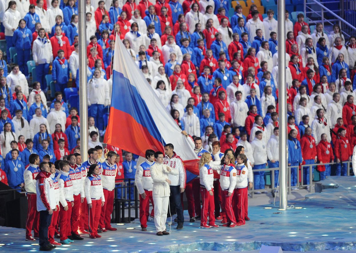 Теперь на спортивных массовых мероприятиях будут чаще звучать российские песни Министерство спорта поддержало идею отдать приоритет патриотическим композициям Ранее к властям обратились с просьбой уменьшить на соревнованиях число песен иностранных исполнителей поскольку большинство из них осудили СВО и враждебно относятся к РФ Поддерживаем Лучше и не скажешь Подписаться