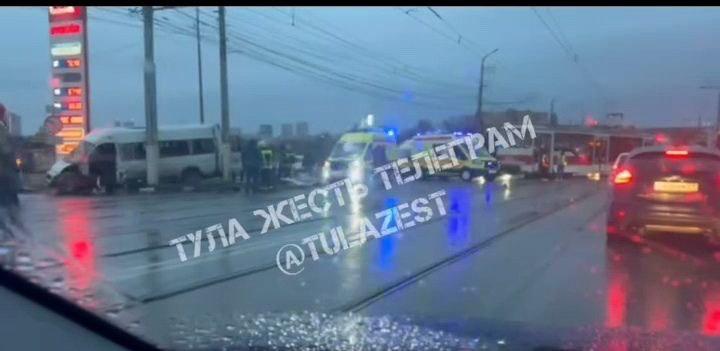 Число погибших в аварии на Пролетарском мосту увеличилось до двух Пострадали более 10 человек Прислать фото