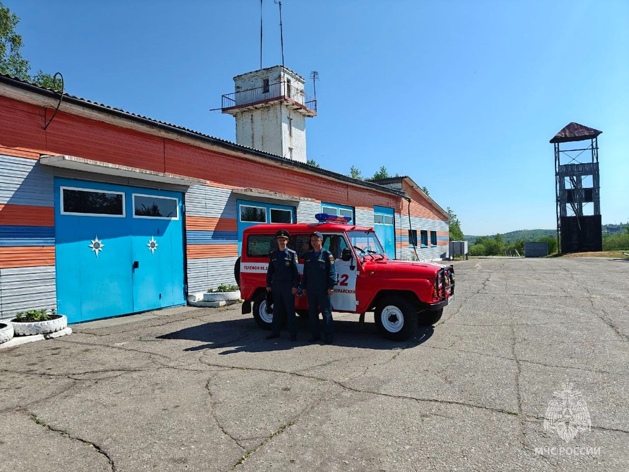 В Забайкалье за минувшие сутки: Ликвидированы 3 пожара сухой растительности на площади 20 гектаров: На станции Безречная Оловяннинского района 22 огнеборца от пожарно-спасательной части №15 МЧС России, пожарной части №134 "Забайкалпожспас" и добровольные пожарные дружины ликвидировали возгорание сухой растительности на площади 20 гектаров. Ликвидированы 12 техногенных пожаров: В селе Улеты произошло возгорание бани на площади 4 квадратных метра. Пожар ликвидировали огнеборцы пожарно-спасательной части №36 МЧС России. На водных объектах зарегистрировано 1 происшествие. На ДТП пожарно-спасательные подразделения не привлекались. 7 июля местами кратковременные дожди, грозы. Утром местами туманы. Ветер днем 9-14 м/с. Температура +23…+28°, по северным и Могочинскому районам +15…+20°.