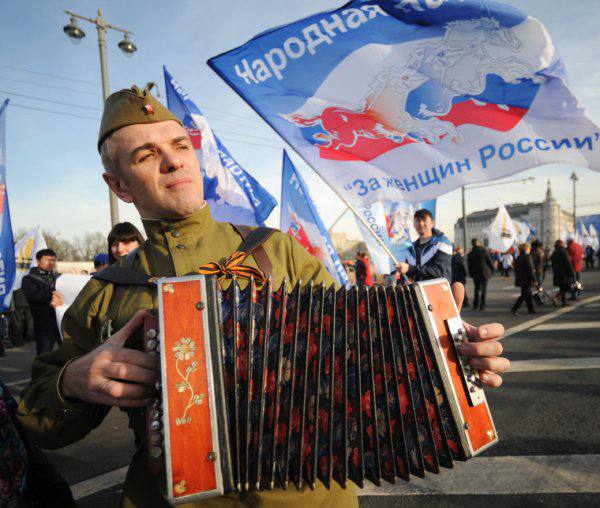 Почти 50% россиян считают, что наиболее напряженные и враждебные отношения у России сложились с Францией. Следом в этом списке идут Великобритания, Германия, Украина и США А наиболее прочные, дружественные отношения у России, как полагают респонденты, сложились с Китаем 65% , Беларусью 41% , Индией 26% , КНДР 26% и Ираном 16% . Гуд Афтенун Новости