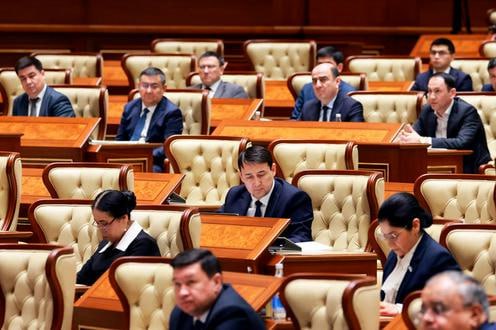 Власти Узбекистана упростят требования к хранению персональных данных граждан что должно открыть путь для работы международных платежных систем включая PayPal и Google Pay На заседании 5 февраля Сенат одобрил поправки в закон О персональных данных Согласно новым нормам обязательному хранению на территории Узбекистана подлежат только отдельные категории данных биометрические генетические а также сведения связанные с предоставлением телекоммуникационных услуг Подробнее на нашем сайте Актуальные новости из Центральной Азии fergananews