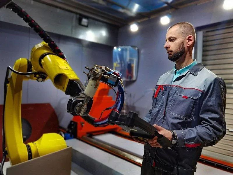 Самарская область на втором месте в стране по реализации федерального проекта Производительность труда Итоги подведены в Москве на форуме Производительность 360 Наш регион подтвердил статус одного из лидеров национальной экономики Второе место это результат эффективной работы Минпромторга Самарской области регионального центра компетенций а также предприятий написал губернатор Вячеслав Федорищев в своем канале в MAX Подписывайтесь на Самара 450 в MAX