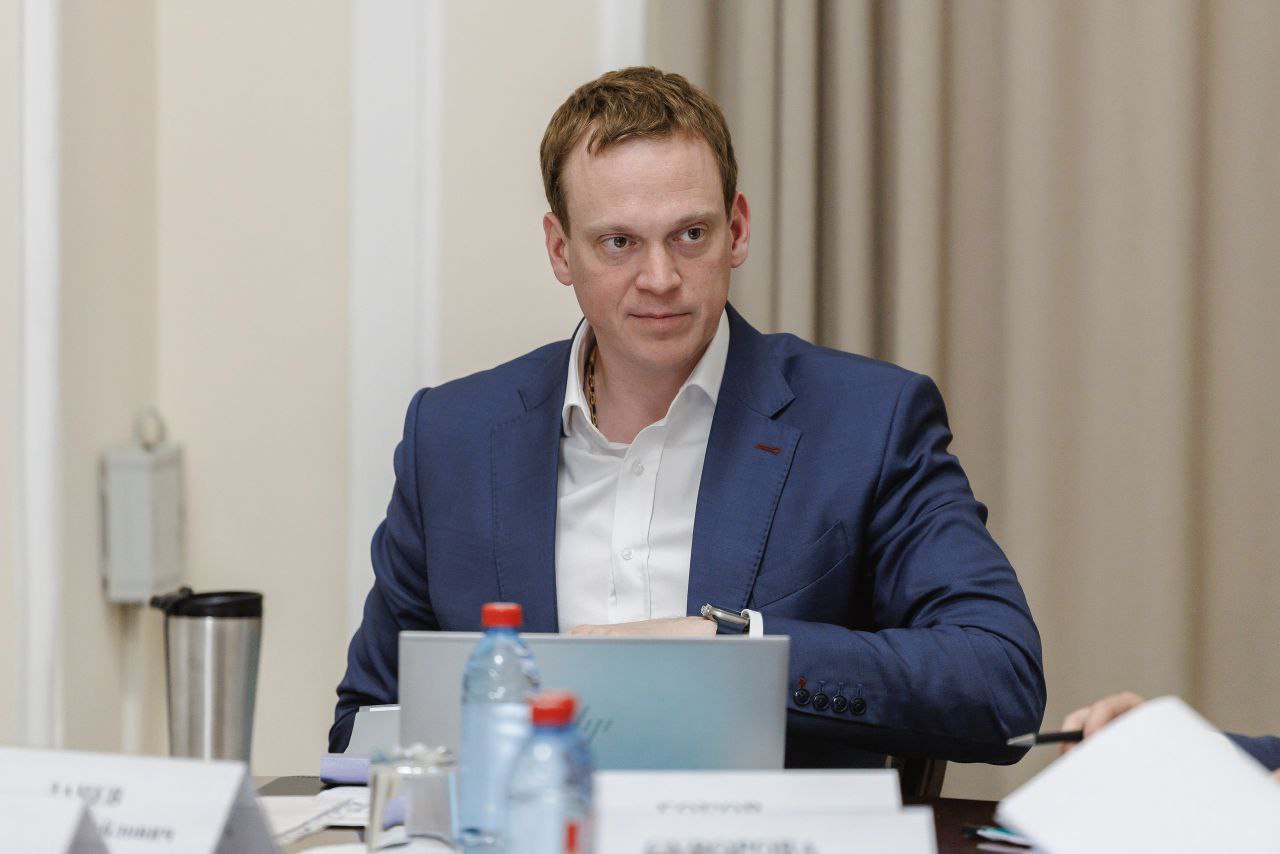 Вчера под председательством Губернатора Рязанской области, Павла Викторовича Малкова, состоялось заседание совета, посвященное подведению итогов отбора во второй поток проекта «ГЕРОИ62». Из 263 заявок, поступивших от участников и ветеранов СВО 45 прошли в следующий этап. Уже в июле начнется образовательный интенсив второго потока, реализуемый при поддержке Высшей школы госуправления РАНХиГС и ведущих вузов Рязани. Участников ждет уникальная возможность пройти стажировку в органах власти, учреждениях и на предприятиях региона под чутким руководством членов команды области.