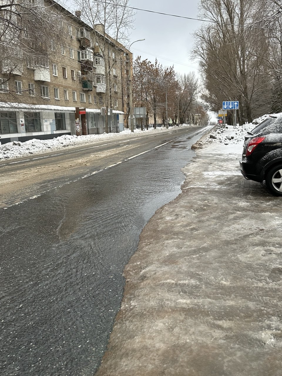 Из-за коммунальной аварии на улице Советской Армии отключена холодная вода. Улица превратилась в настоящую реку!   Мобильный репортер tvsamara.ru уже на месте и следит за ходом работ по ликвидации аварии.  Подача воды ограничена по следующим адресам:   Московское шоссе, 124, 126, 128     Тихвинская, 13, 15, 17, 20, 21, 24-28     Советской Армии, 200, 200а, 202, 204, 206, 208, 210, 212а, 216, 218     Ново-Садовая, 279, 281, 285, 287     Радиальная 8-я, 6 и 10     Гастелло, 1-33 и 4, 12, 14, 18, 20     Арцыбушевский переулок, 1-36     Никитинский переулок, 1-32    Бойлеры установлены на ул. Советской Армии, 208/210 и Московском шоссе, 124/126.   : ГТРК Самара