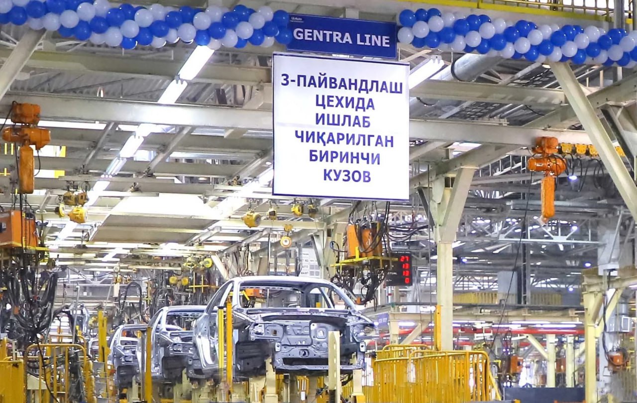 UzAuto Motors готовится представить восемь новых моделей машин UzAuto Motors в настоящее время работает над восемью новыми моделями которые в скором времени будут представлены на рынке сообщил гендиректор UzAuto Motors Янош Ковач По его словам модельный ряд будет расширяться компания уделяет особое внимание выпуску новых автомобилей в сегменте SUV спортивно утилитарный автомобиль ExoUzbekistana