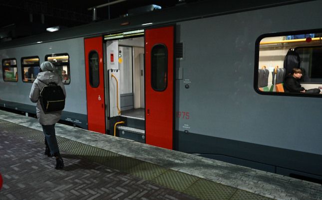 Челябинск и Курган свяжет инновационная электричка   www up74 ru articles news 168086 С 1 января 2026 года на беспересадочный маршрут Челябинск Курган выходит электропоезд инновационной серии ЭП2Д ЭП2ДМ Он состоит из шести вагонов и рассчитан на 586 пассажиров