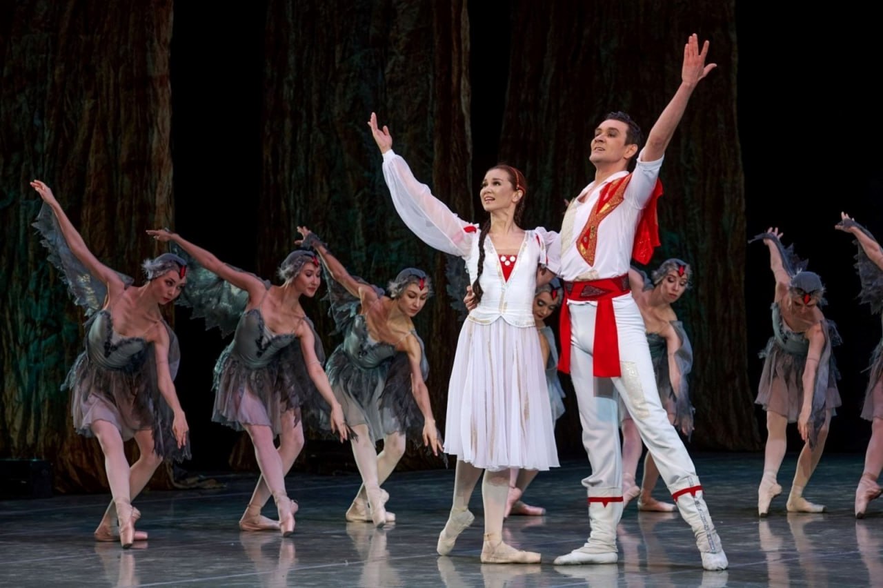 В Уфе пройдет Международный фестиваль балетного искусства имени Рудольфа Нуреева С 10 по 21 марта в Уфе состоится Международный фестиваль имени Рудольфа Нуреева В программе классические балеты Чайковского Минкуса и Глазунова Лебединое озеро Щелкунчик Дон Кихот Баядерка Раймонда и другие В фестивале примут участие солисты ведущих театров России Запланированы гала концерты в том числе с участием Московской государственной академии хореографии Завершится фестиваль 21 марта большим гала концертом Башинформ UFA RB Подписаться Прислать новость Подпишитесь на нас в МАХ