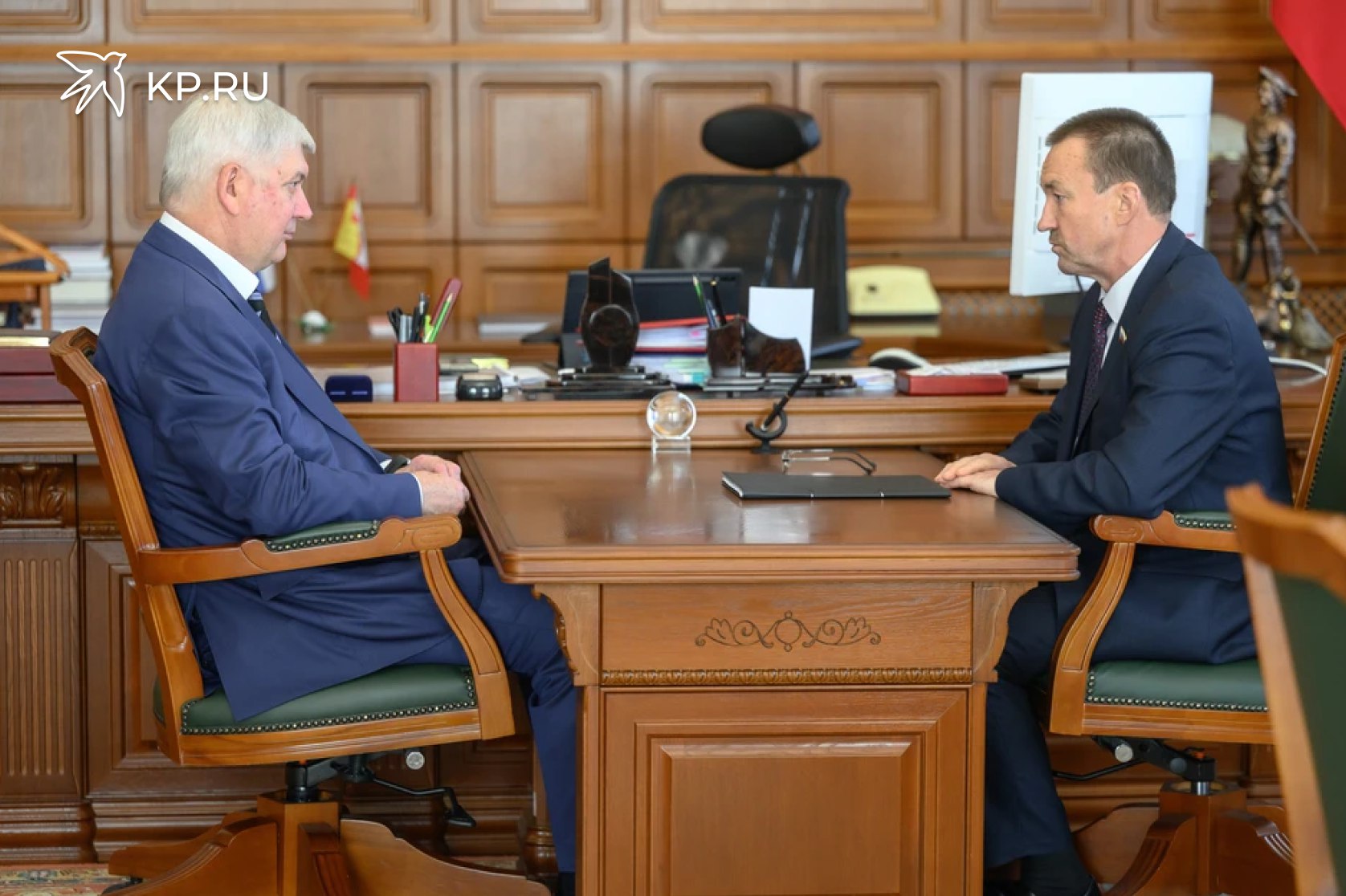 Александр Гусев и Юрий Матузов определили приоритеты совместной работы на бюджетный период в Воронежской области Губернатор Воронежской области Александр Гусев провел рабочую встречу с председателем региональной Думы Юрием Матузовым Стороны обсудили ключевые направления взаимодействия исполнительной и законодательной власти в новом политическом цикле Основное внимание было уделено предстоящей бюджетной кампании и организационным изменениям в структуре парламента Юрий Матузов проинформировал губернатора о полном завершении формирования структуры облдумы восьмого созыва Подробнее