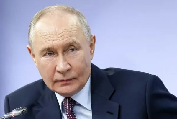 Владимир Путин заявил о необходимости построить мост на Сахалин Его нужно возвести несмотря на высокую стоимость подчеркнул президент Дело не в том что мост дорогой а в том что прилегающая инфраструктура к этому мосту вот самое дорогое но все равно сделать нужно сказал глава государства на встрече с представителями коренных малочисленных народов РФ Подписаться на Говорит Москва Telegram VK МАКС
