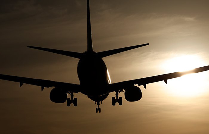 Китай рассматривает возможность заказа сотен самолетов европейской Airbus SE в следующем месяце По словам источников Bloomberg, сделка может быть заключена в отношении порядка 300 самолетов, в том числе узко- и широкофюзеляжных. При этом источники отмечают волатильность диалога и возможность как его провала, так и того, что на достижение договоренностей потребуется больше времени. Фото: Kevin Carter/Getty Images