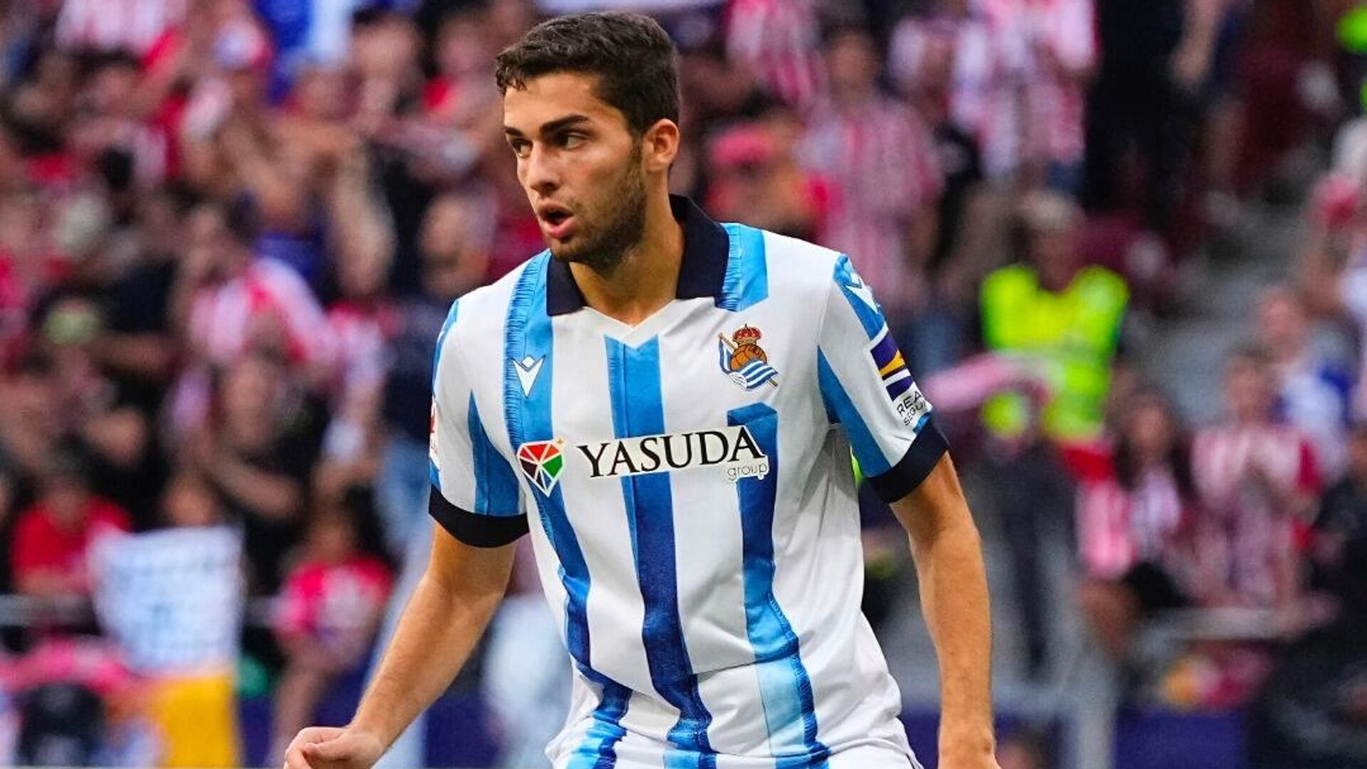 Арсен Захарян покинет Реал Сосьедад в это трансферное окно El Desmarque COPE Главный тренер команды Пеллегрино больше не рассчитывает на 22 летнего россиянина поэтому клуб начал поиски нового места работы для хавбека За три сезона Захарян провел 60 матчей отметившись скромными 3 голами и 3 ассистами