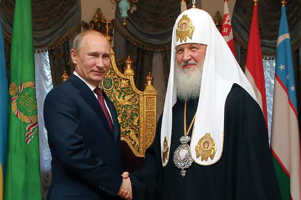 Путин - верующий, церковный человек, — рассказал патриарх Кирилл Патриарх заявил, что Владимир Владимирович никогда не стыдится ни в храм прийти, ни причаститься Святых Христовых Тайн и это важно для всего народа, что Путин — добрый пример доброго христианина. Гуд Афтенун Новости
