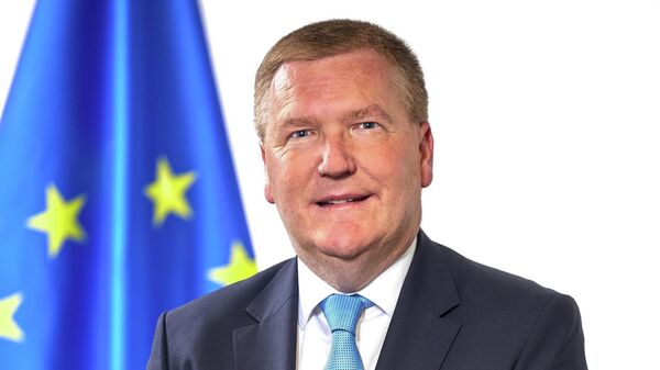 США могут совершить историческую ошибку колоссальных масштабов еврокомиссар США при оформлении сделки по урегулированию украинского конфликта должны гарантировать привлечение России к ответственности за проведение СВО Об этом в опубликованном 1 декабря интервью изданию Politico заявил еврокомиссар по вопросам демократии правосудия и верховенства права Майкл Макграт