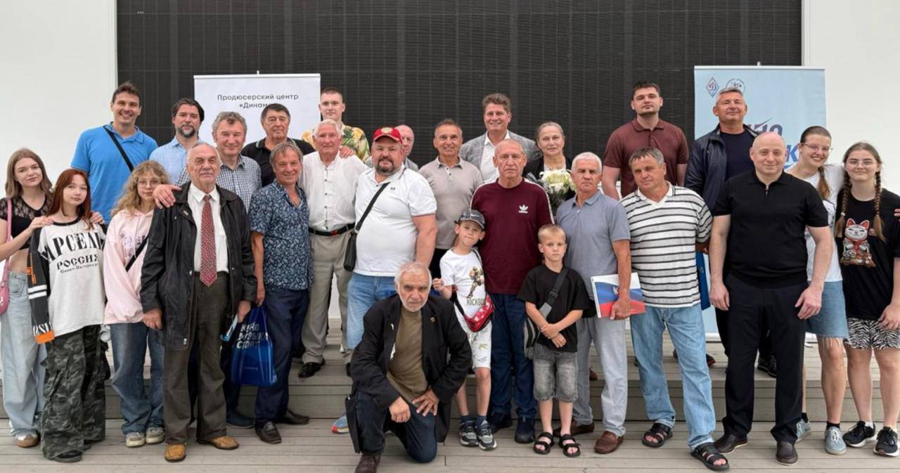 15 июля в рамках торжественных мероприятий в честь юбилея отечественного бокса прошла презентация фильма «Олег Григорьев. Народный чемпион». Это история жизни патриарха российского бокса, чемпиона Олимпийских игр в Риме-1960 Олег Георгиевича Григорьева. Помимо Олимпийских игр Олег Георгиевич трижды выигрывал чемпионат Европы, шесть раз побеждал на чемпионате СССР. В сборной команде Советского Союза выступал с 1957-го по 1967 год, Федерацией бокса СССР удостоен звания «Выдающийся боксёр СССР», награждён орденом Трудового Красного Знамени. Фильм про Олега Григорьева был создан при сотрудничестве Федерации бокса России и Продюсерского центра «Динамо». Также была проведена историческая викторина, а победители получили подарки от Федерации бокса России. Отдай свой голос боксу!