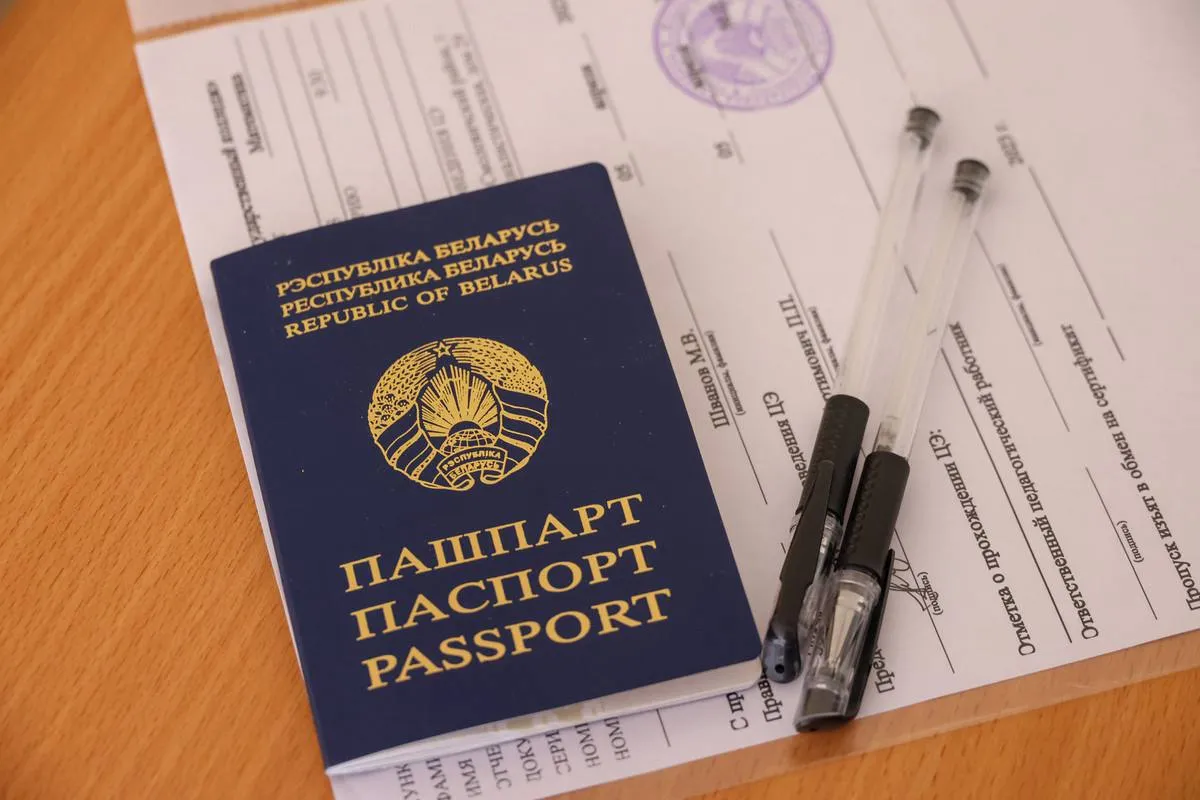 В РИКЗ напомнили о необходимости не просто зарегистрироваться на ЦТ но и забрать пропуск Регистрация на централизованное тестирование завершится 22 апреля в 19 00 Забрать в пункте регистрации пропуск тоже нужно до этого времени  Без бумажного пропуска не допустят до тестирования даже если зарегистрирован График работы пунктов регистрации   20 апреля до 18 00   22 апреля с 9 00 до 19 00 При себе обязательно иметь паспорт Онлайн регистрация будет работать только до 12 00 22 числа Если абитуриент не успеет зарегистрироваться онлайн он сможет это сделать прямо в пункте регистрации и сразу же забрать пропуск за одно посещение Количество мест в каждом пункте тестирования и по каждому предмету ограничено Чем позже вы решите зарегистрироваться тем меньше шансов попасть в удобный пункт или на нужную дату