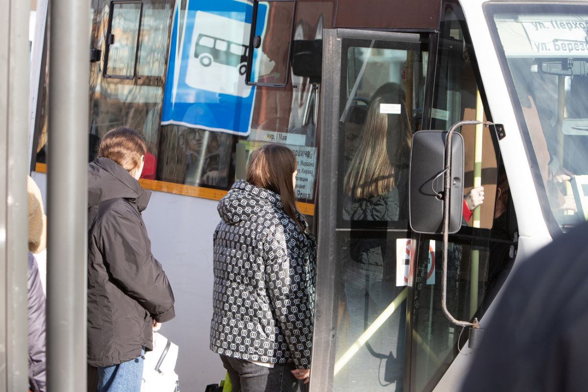 В некоторых воронежских автобусах наблюдаются сбои в работе терминалов     В настоящее время выявлены проблемы с функционированием терминального оборудования на автобусных маршрутах, обслуживаемых ООО «Информационные сети». В связи с этим прием банковских карт на соответствующих маршрутах может временно не осуществляться.  ↗  Прислать новость   Подписаться