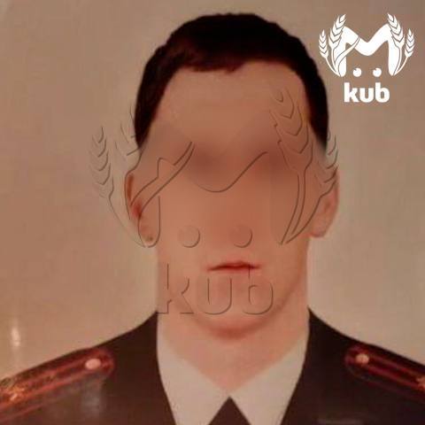 Тело полицейского с огнестрельным ранением нашли в его же кабинете в Адыгее. Предварительно, 37-летний старший опер уголовного розыска из села Красногвардейское покончил с собой. По словам источника, проблем на работе и дома у мужчины не было, но он жаловался на жизнь. Следком проводит проверку. _____________________________ Есть интересная новость? Присылайте нам Краснодар Сегодня ПРИСЛАТЬ НОВОСТЬ