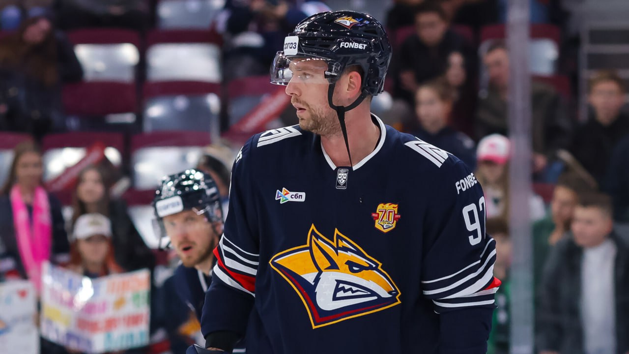 Металлург поместил Евгения Кузнецова в список отказов В течение 48 часов любой клуб КХЛ может предложить хоккеисту продолжить карьеру в его системе news matchtv КХЛ Шмаков Максим