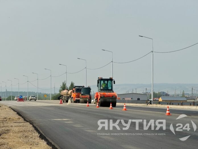 16 км дорог отремонтируют в малых агломерациях Якутии в 2026 году В 2026 году в малых городских агломерациях Якутии планируется отремонтировать 16 километров дорог по нацпроекту Инфраструктура для жизни инициированному Президентом России Владимиром Путиным На проведение работ будет направлено 583 6 млн рублей Подробнее читайте по ссылке Фото Мария Архипова Якутия 24 yk24 ru в MAX Telegram ВК VK Видео