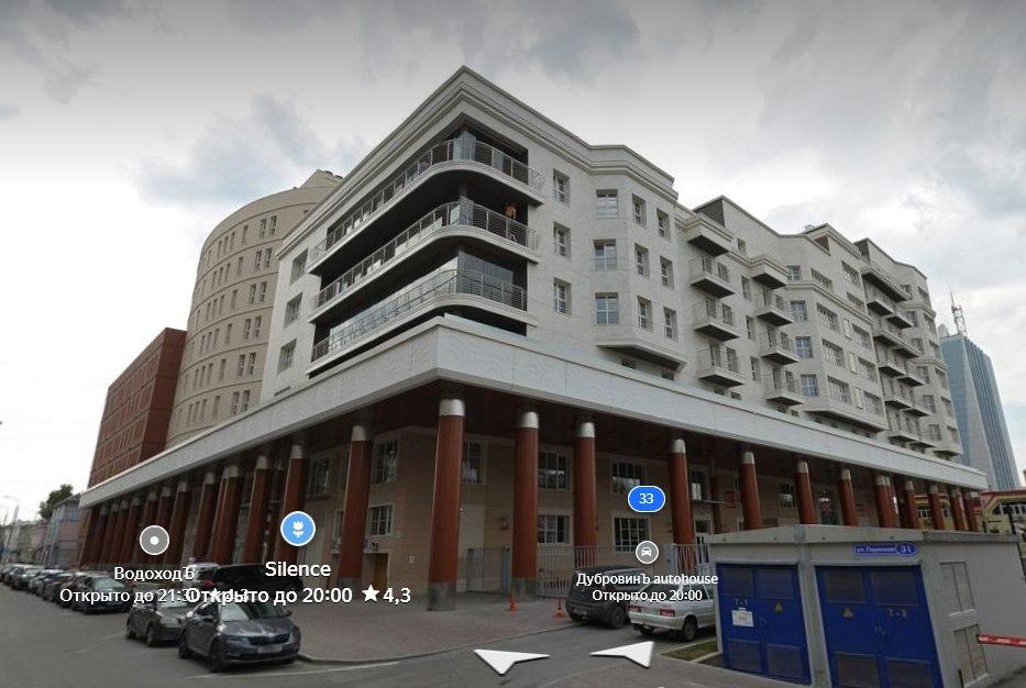 В Перми выставлена на продажу трехкомнатная квартира по рекордной цене Элитное жилье за 81 5 млн рублей находится в ЖК Москва на улице Пермской 33 Площадь квартиры составляет 144 7 кв метра а стоимость квадрата 563 2 тысячи рублей Это самая высокая цена на вторичном рынке краевой столицы Собственник квартиры в объявлении подчёркивает что не стремится к быстрой продаже объекта поэтому торг не рассматривается Подпишитесь на нас в ТГ MAX ВК Прислать материал