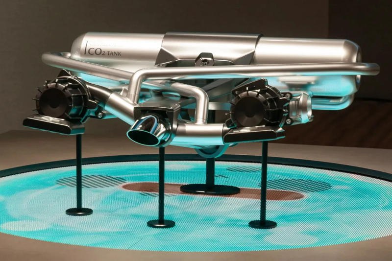 Mazda собралась сделать автомобили углеродно отрицательными и показала улавливатель CO₂ Японский автопроизводитель Mazda предложил способ сделать транспорт не просто углеродно нейтральным а более того углеродно отрицательным Оснащённый системой улавливания углекислого газа автомобиль на биотопливе сможет поглощать CO₂ больше чем производит пишет The Drive mazda углекислыйгаз автомобиль