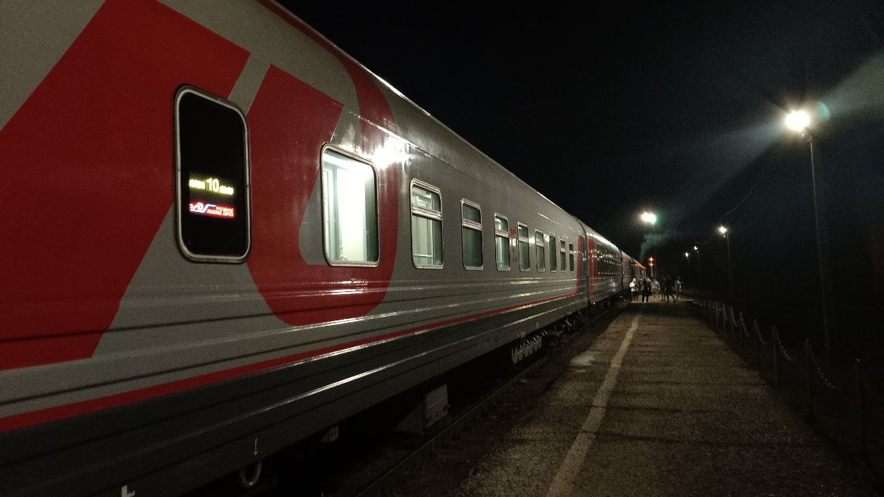 На станции Петров Вал Волгоградской области произошло возгорание здания не относящегося к пассажирской инфраструктуре ПривЖД Сейчас движение поездов через станцию Петров Вал приостановлено Идёт обследование инфраструктуры Возможна задержка пассажирских поездов Для координации работы по ликвидации последствий происшествия на Приволжской железной дороге работает оперативный штаб Подписаться