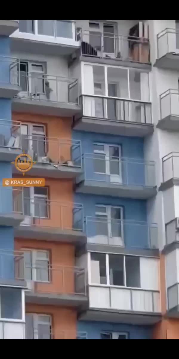 Инцидент с мальчиком на балконе в Красноярске вызвал общественное беспокойство
