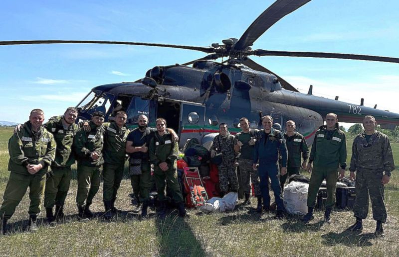 Бурятию покинули федеральные пожарные   В связи со стабилизацией лесопожарной обстановки из Бурятии выведены федеральные и межрегиональные силы Авиалесоохраны. Помощь республике в борьбе с огненной стихией оказали более 330 сотрудников федерального ведомства, а также Авиалесоохраны других регионов. #Бурятия  Подробности в «Номер один»       Сообщить нам свою новость можно по кнопке:       Письмо в редакцию