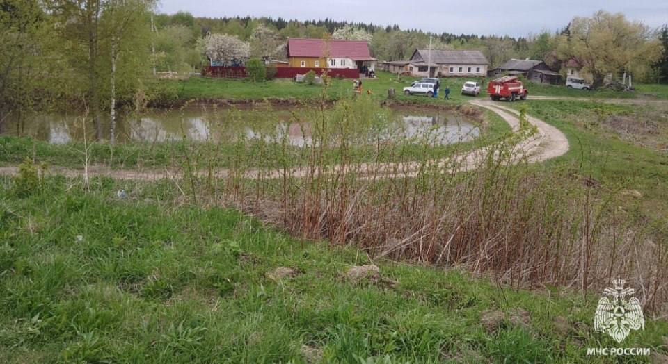 В Белевском районе утонул мужчина По предварительным данным, инцидент произошел 29 апреля недалеко от деревни Ишутино в Белевском районе. Известно, что мужчина погиб. Все подробности произошедшего, а также личность утонувшего, выясняются сотрудниками полиции. Источник Первый тульский