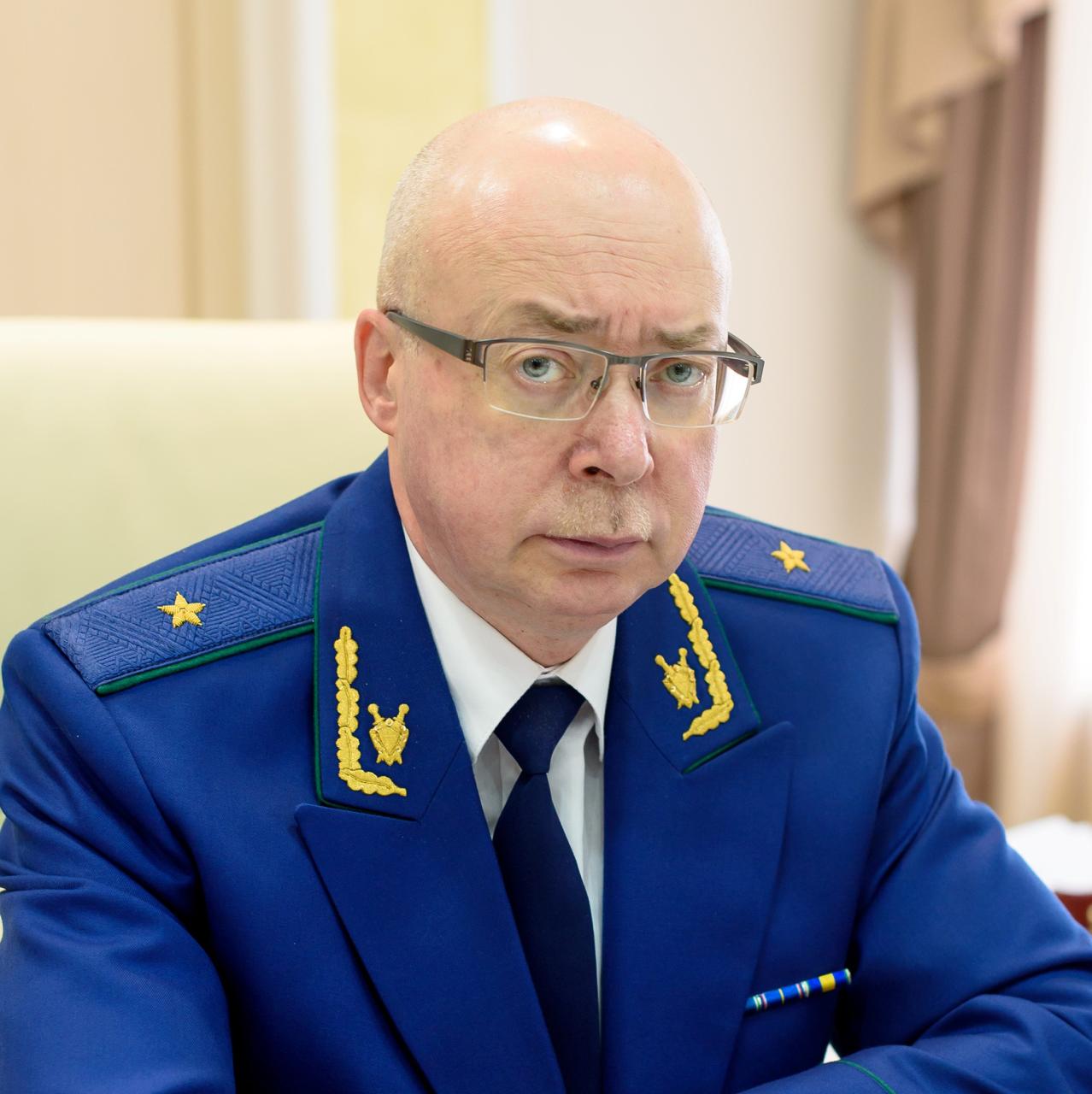 11 ноября комитеты Совета Федерации рассмотрят кандидатуру Евгения Ботвинкина на должность прокурора Тувы об этом сообщил председатель комитета по госстроительству Совфеда Андрей Клишас Ботвинкин возглавляет прокуратуру Ханты Мансийского автономного округа с 2015 года Подписаться на ЧП Кызыл