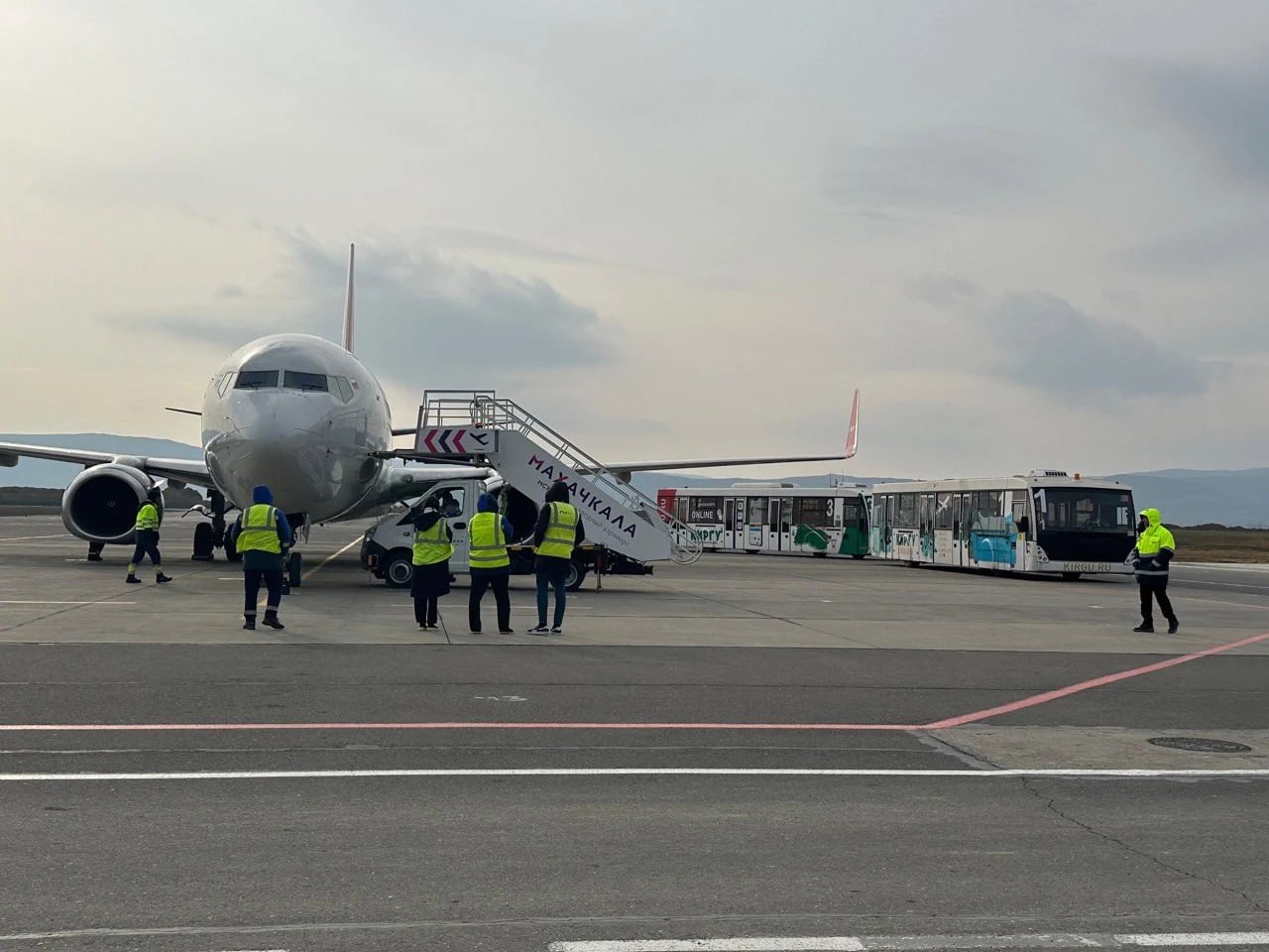 Махачкалу и Красноярск с 10 июня свяжет прямой авиарейс По данным авиакомпаний он будет выполняться дважды в неделю На воздушной линии будет задействован самолёт Boeing 737 800 Махачкала станет 22 м городом России в маршрутной сети Аэрофлота из международного аэропорта Красноярск