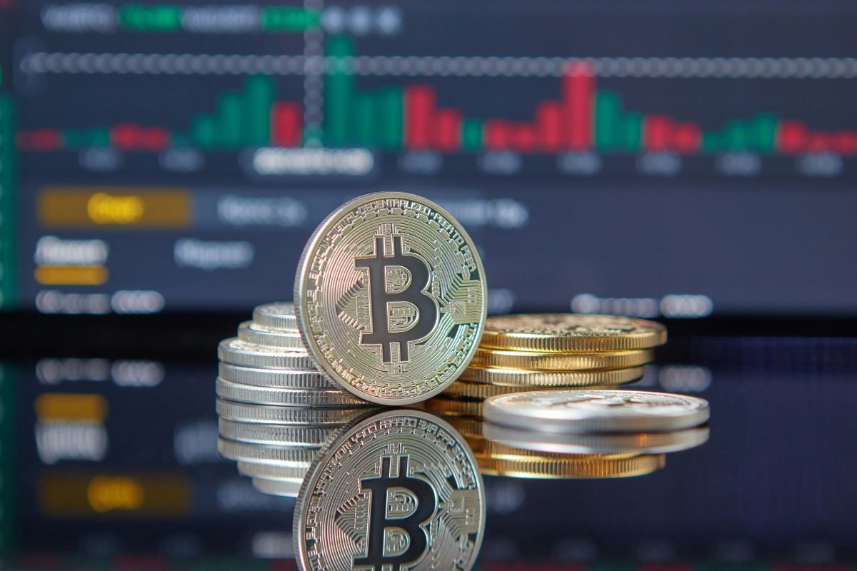 Курс биткоина обновил исторический рекорд В ночь с 9 на 10 июля главная криптовалюта торговалась на отметке выше $112 тыс. На пике же курс биткоина поднялся до $112,2 тыс. Прошлый рекорд был зафиксирован 22 мая. Тогда главная криптовалюта торговалась на уровне $111,7 тыс. Подробнее