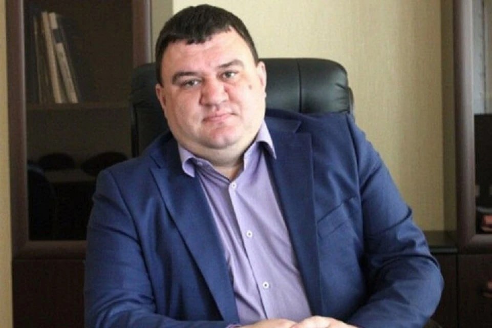 Министерством строительства РК уже больше двух недель руководит варяг Николай Соколов Ранее он занимал должность министра транспорта в Кировской области и замминистра в НАО Далее работал советником в Ространсмодернизации и заместителем министра строительства уже в Коми О назначении было объявлено только сегодня вечером Р