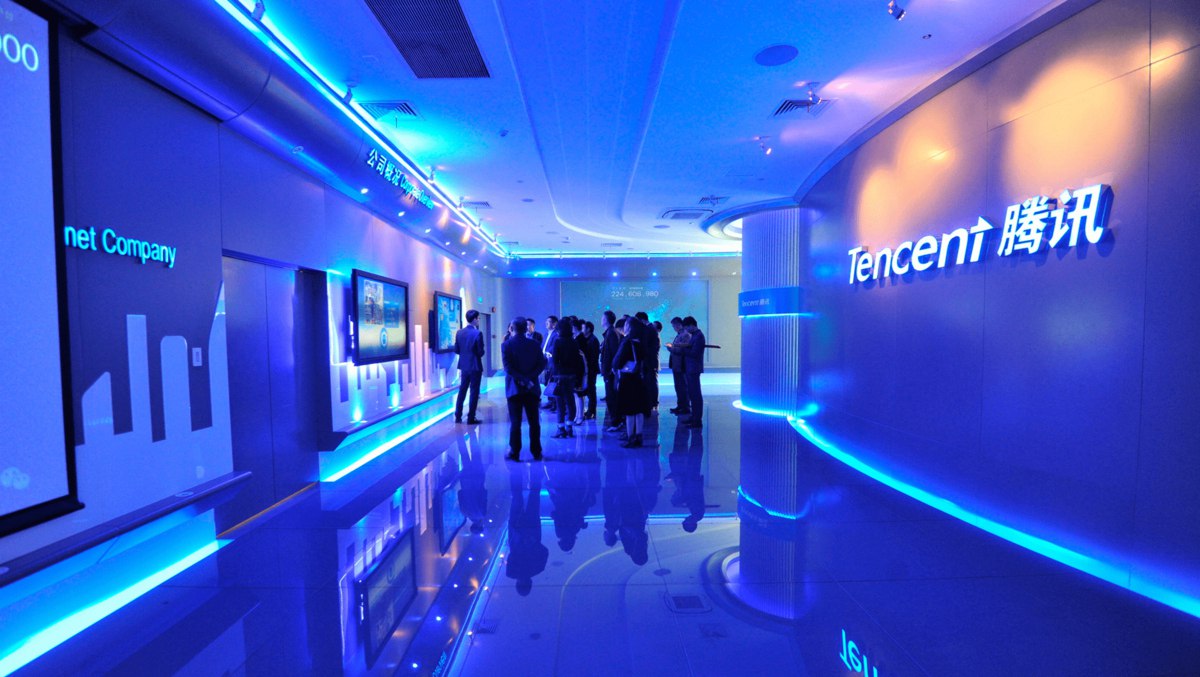 Tencent и Apple заключили сделку по ней производитель iPhone будет обрабатывать платежи и получать 15 вместо 30 с покупок в играх и мини приложениях WeChat на iOS узнало Bloomberg Детали сделки пока неизвестны но стороны должны скоро их раскрыть vc ru services 2336647