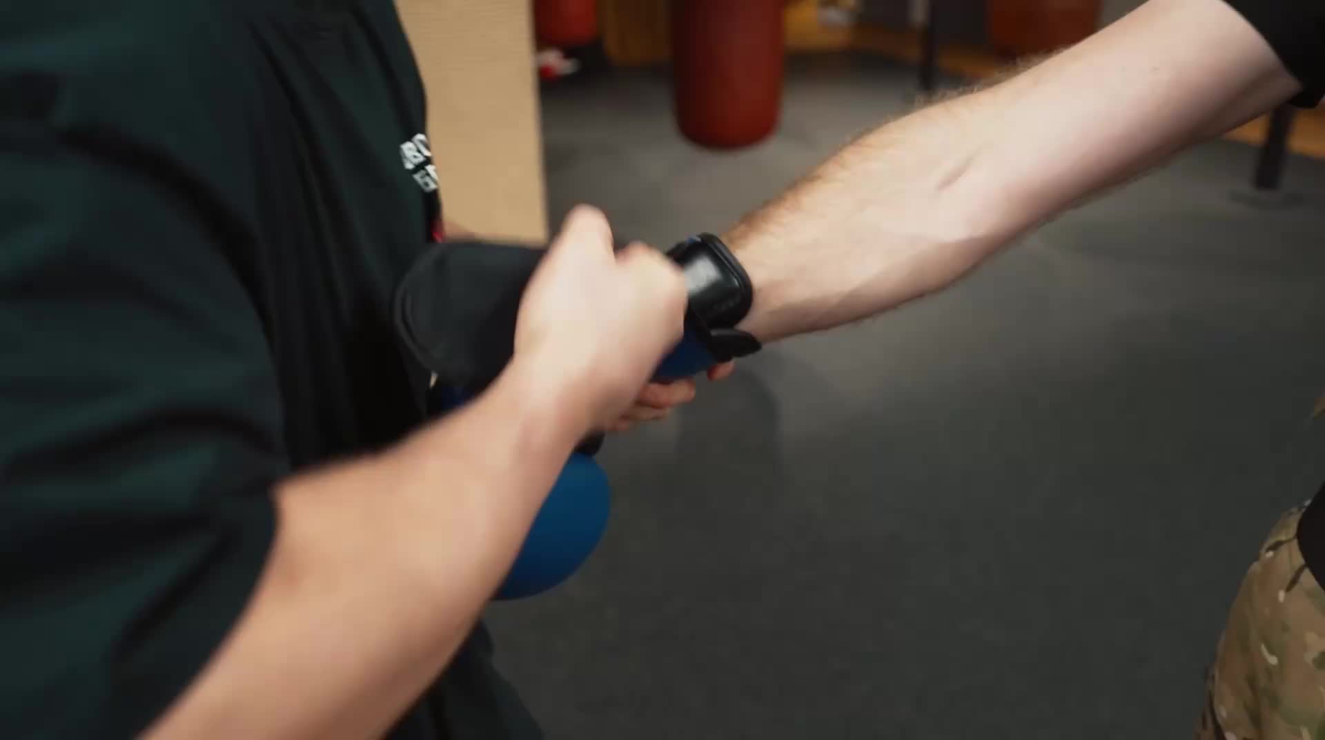 Визиты представителей Фонда Защитники Отечества в Омске и Камчатке: поддержка ветеранов СВО