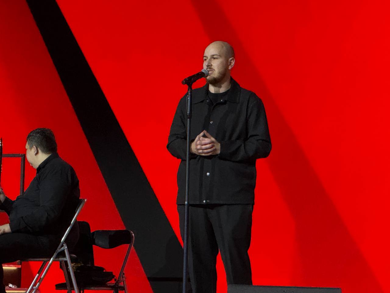 в Национальном центре Россия стартует торжественная церемония награждения V Премии Время молодых организованная Росмолодежью 1  4    3  5   Победители премии Время молодых в специальной номинации VK Голос молодых  Оценили официальные страницы органов исполнительной власти отвечающих за реализацию молодёжной политики в регионах в социальной сети ВКонтакте 1   Комитет по молодёжной политике Ростовской области 2  Департамент молодёжной политики Ямало Ненецкого автономного округа 3  Министерство молодёжной политики Нижегородской области Специальный приз Молодёжь Москвы НОП