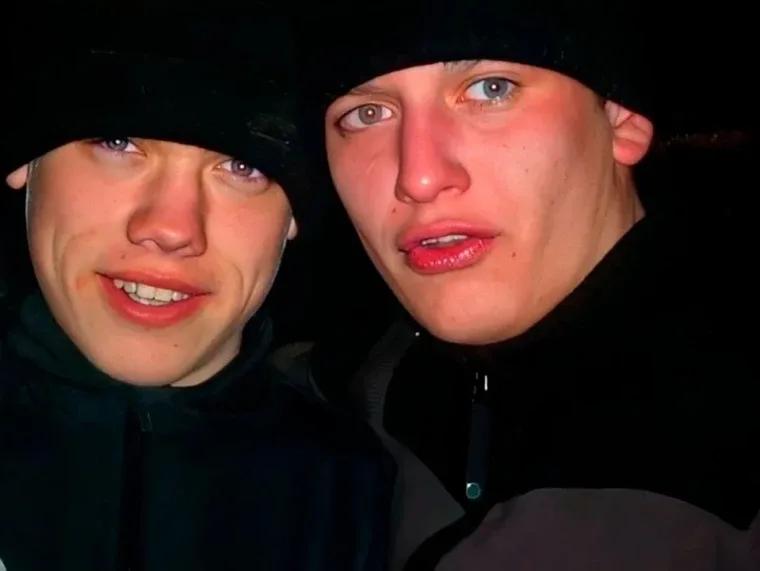 В Пермском крае женщину приговорили к 1 году и 10 месяцам колонии за кражу десяти банок детской смеси на сумму свыше 11 тысяч рублей. Она совершила пять эпизодов в магазинах «Пятёрочка» в разных населённых пунктах и попалась только после последней кражи.  30 сентября 2024 года она начала «рейд» с посёлка Зюкайка, где украла две банки, а затем обворовала точки в Вознесенском и Верещагино, похитив ещё восемь. Женщина уже имела судимости, полностью признала вину, но суд учёл прошлые приговоры и отправил её в колонию. В зале суда её взяли под стражу и обязали возместить ущерб.  — Предложка  Прислать материал   — Наши каналы  Все о Перми