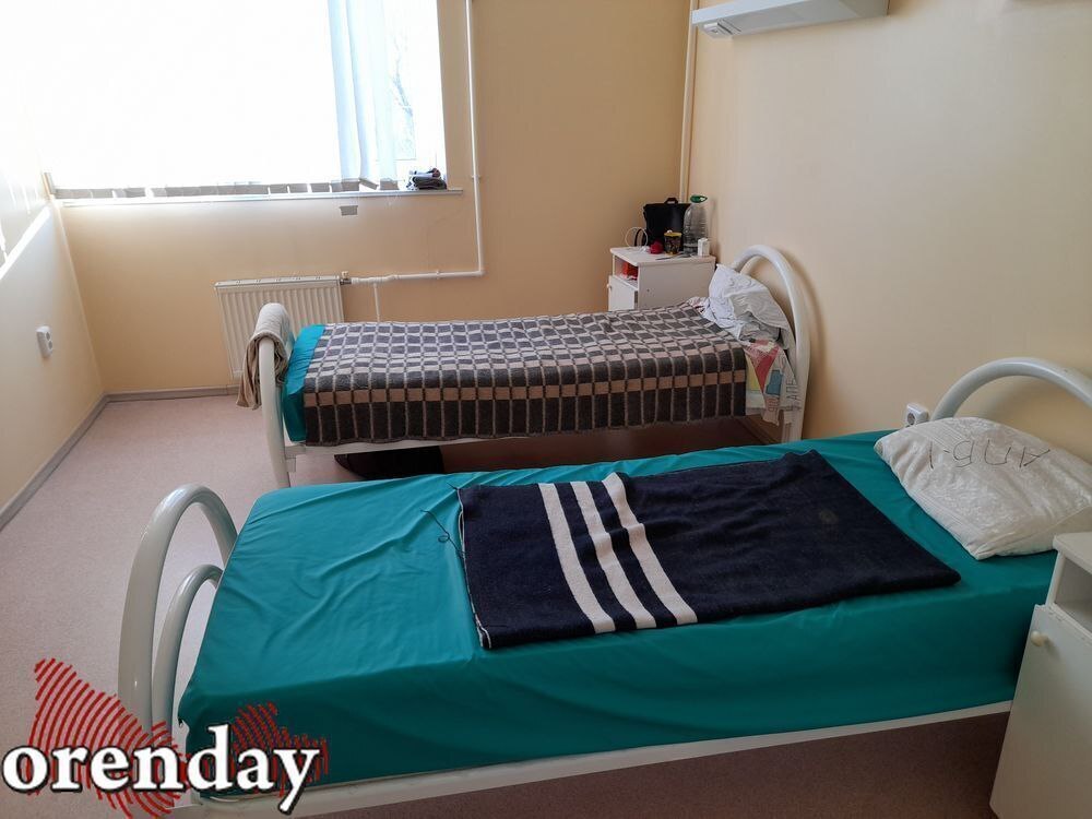 Orenday Оренбург В ГД призвали создать по всей России бесплатные центры для наркозависимых Слуцкий предложил создать в РФ сеть реабилитационных центров для наркозависимых По его словам во многих существующих частных учреждениях отсутствует квалифицированная помощь За последние деньги родственников зачастую имитация помощи Надо срочно изменить отношение общества к таким учреждениям их должно быть больше а люди которые там работают должны обладать самой высокой квалификацией Сейчас же мы видим кадровый голод и отсутствие системного подхода в их организации и работе отметил депутат Поддерживаете инициативу Поддерживаю Не поддерживаю Не знаю Мне все подробнее на канале Orenday Оренбург