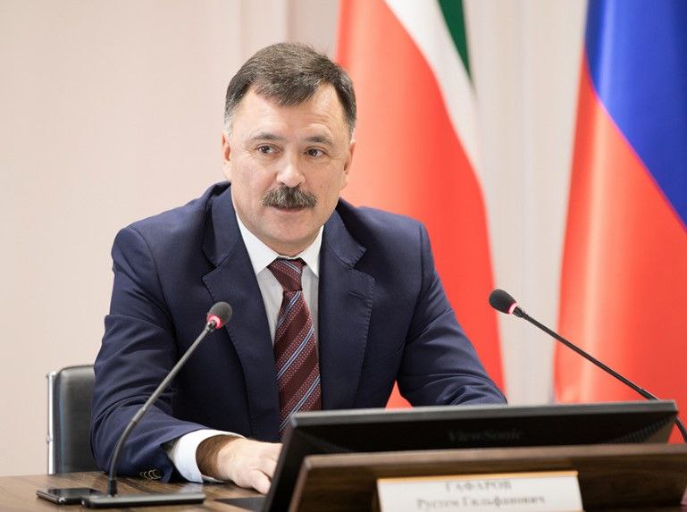 Рустем Гафаров вновь избран руководителем исполкома Казани Его кандидатуру единогласно поддержали в ходе голосования на второй сессии Казгордумы V созыва   Вечерка в MAX в Telegram