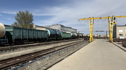 Отстой вагонов взлетел в цене в четыре раза С конца 2024 года стоимость размещения подвижного состава на путях необщего пользования ветках принадлежащих частникам заводам и портам совершила взрывной скачок Подробнее