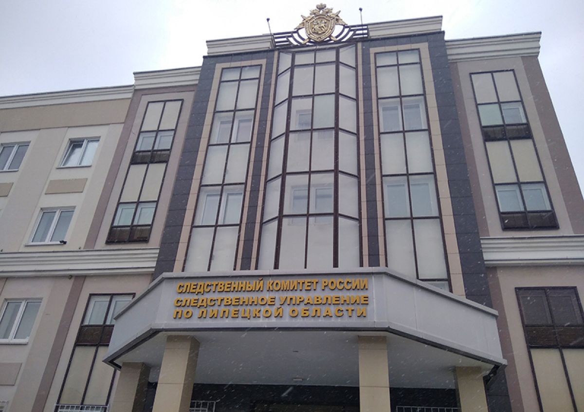 Молодой житель Ельца обвиняется в жестоком покушении на убийство и ранениях подростков newslipetsk ru fn 1728745 html Злодей нанёс парню более 23 ударов кулаками и ногами а затем трижды ударил того ножом типа мачете по голове и рукам Прислать новость Подписаться