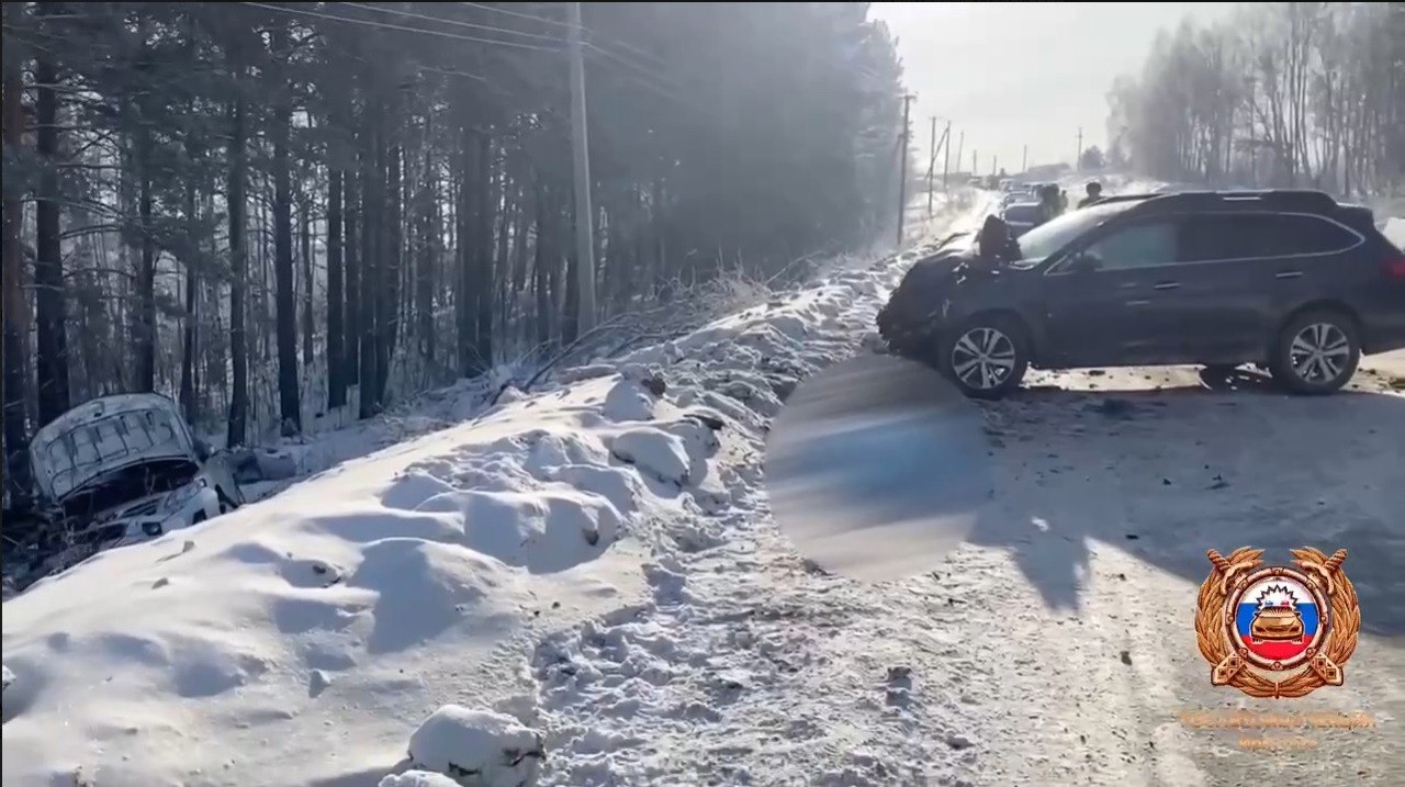 В ДТП в посёлке Маркова погибло два человека  29 января в посёлке Маркова произошло смертельное ДТП. Погибло два человека, сообщает пресс-служба ГАИ Иркутска.  Авария произошла на проезде Центральный. Установлено, что 57-летняя женщина-водитель Toyota Corolla не справилась с управлением, выехала на полосу встречного движения и врезалась в Subaru Outback. В результате аварии погибла сама женщина-водитель и её 30-летний пассажир. Водитель Subaru с травмами доставлен в больницу.  Сотрудники ДПС работают на месте аварии. Проводится проверка.   #иркутск